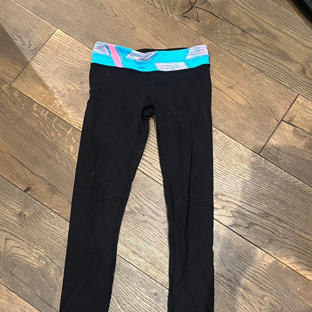 Ivivva leggings with blue waist band